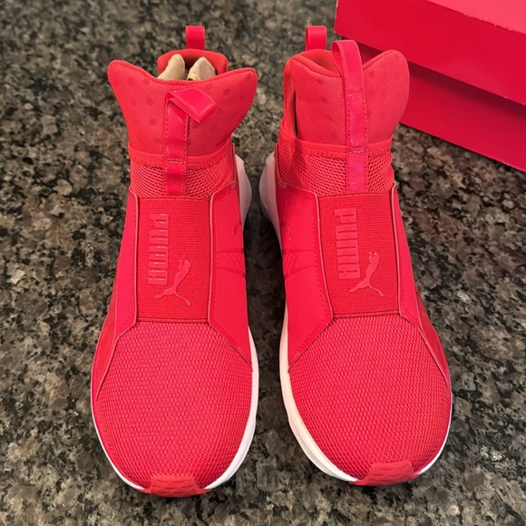 Puma Fierce Core women’s 8.5 NIB - Picture 3 of 10